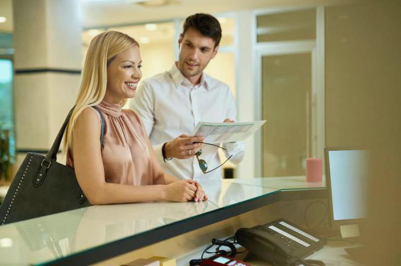 Czy warto rezerwować hotel online?